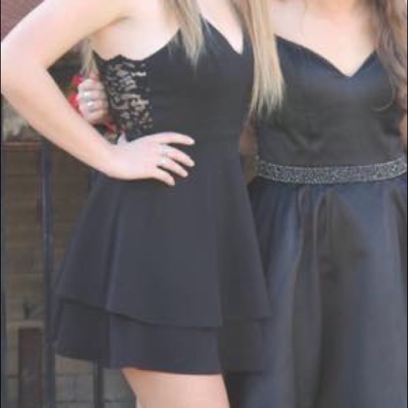 Black Dress- Lace back - Picture 4 of 4